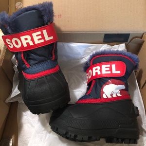 Boys Sorel Commander snow boots